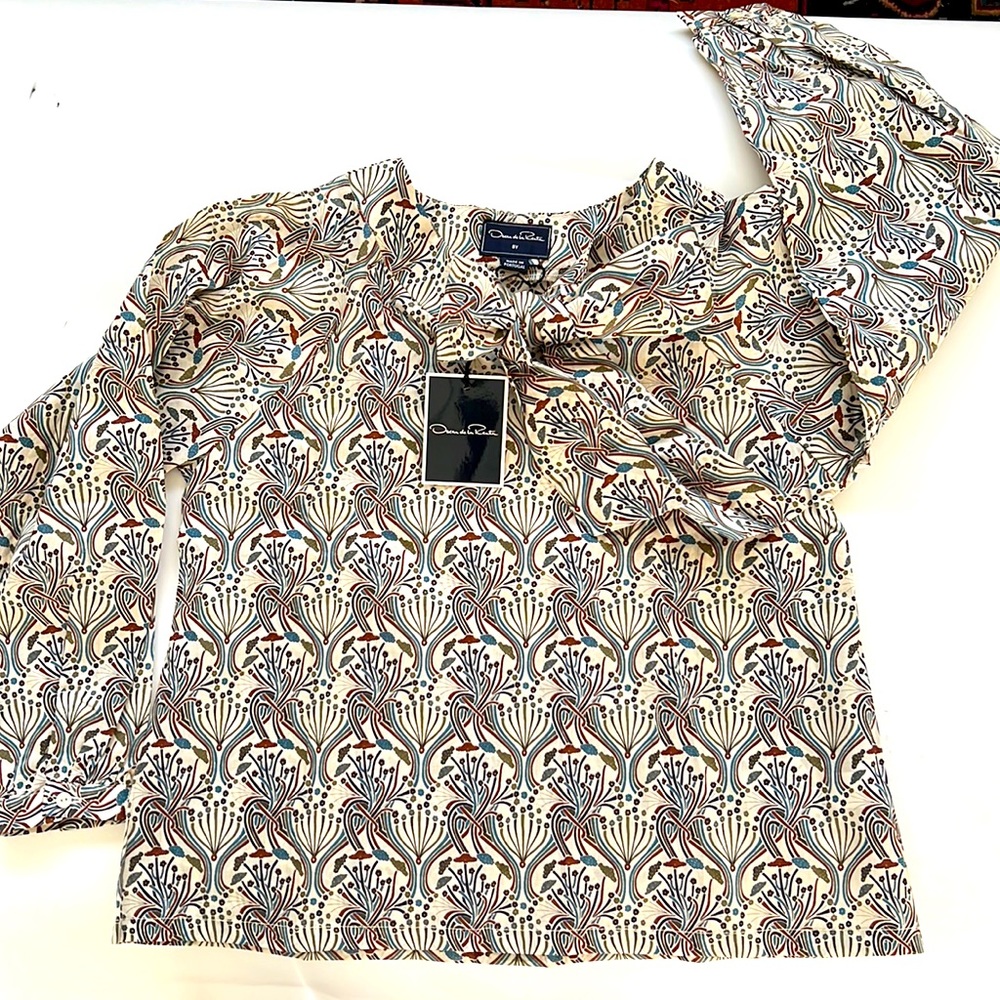 NWT Elegant girls 8Y Oscar de la Renta blouse long sleeved with cute bow collar.